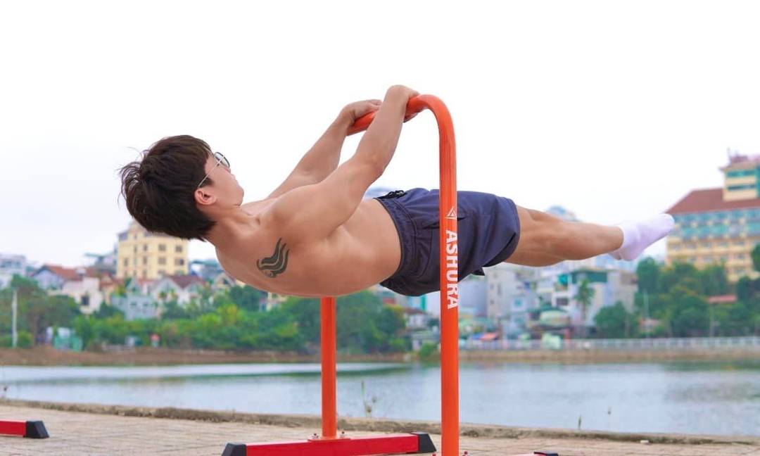 Xà kép Lẻ Chiếc Ashura